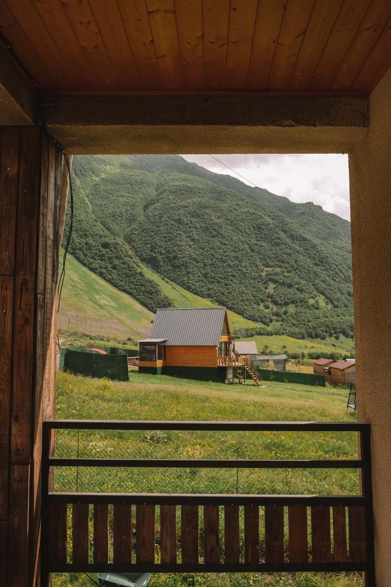 Hotel Arte In Kazbegi Exterior foto