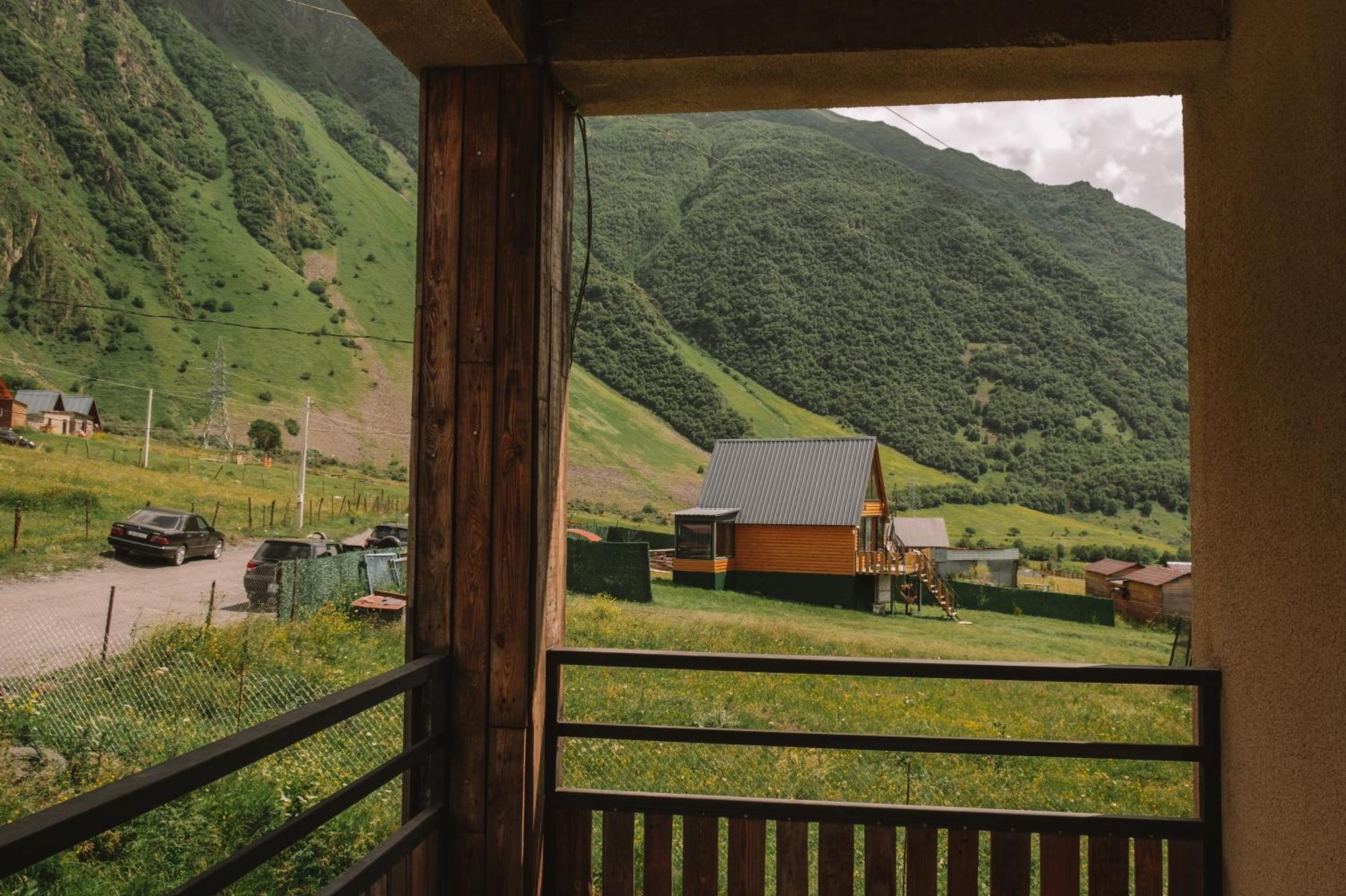 Hotel Arte In Kazbegi Exterior foto
